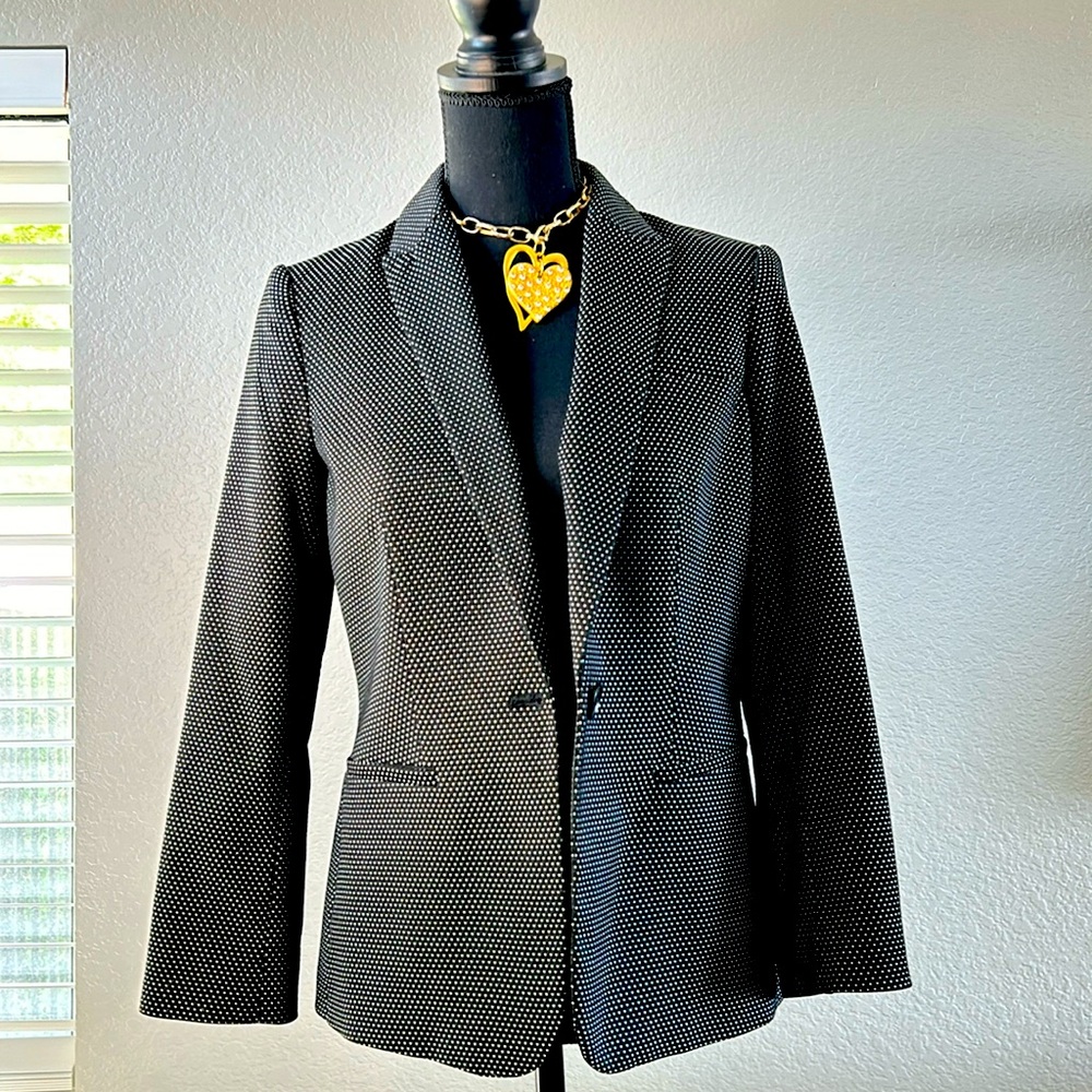 Striking Tommy Hilfiger polka dot blazer with three faux pockets